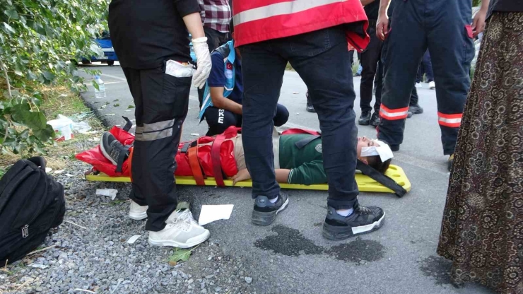 Malatya’da Belediye Otobüsü İle Öğrenci Servisi Çarpıştı: 25 Yaralı