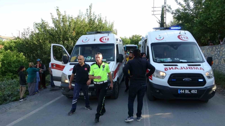 Malatya’da Belediye Otobüsü İle Öğrenci Servisi Çarpıştı: 25 Yaralı