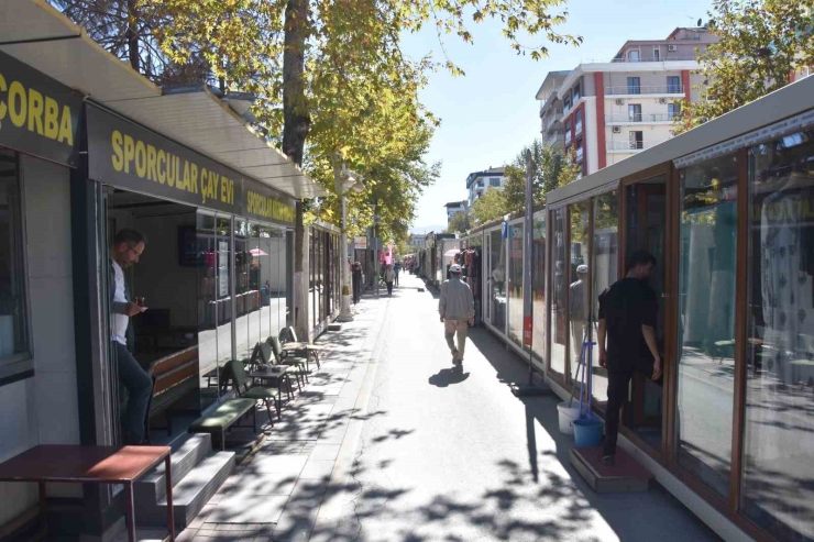 Başkan Sadıkoğlu, Kışla Caddesi Ve Söğütlü Cami Esnafları İle Bir Araya Geldi