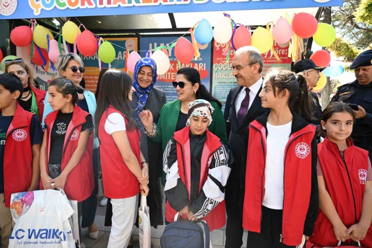 Malatya’da "çocuk Hakları Durağı" Etkinliğiyle Farkındalık Artırıldı