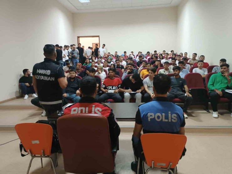 Öğrencilere, Narko Gençlik Projesi Anlatıldı