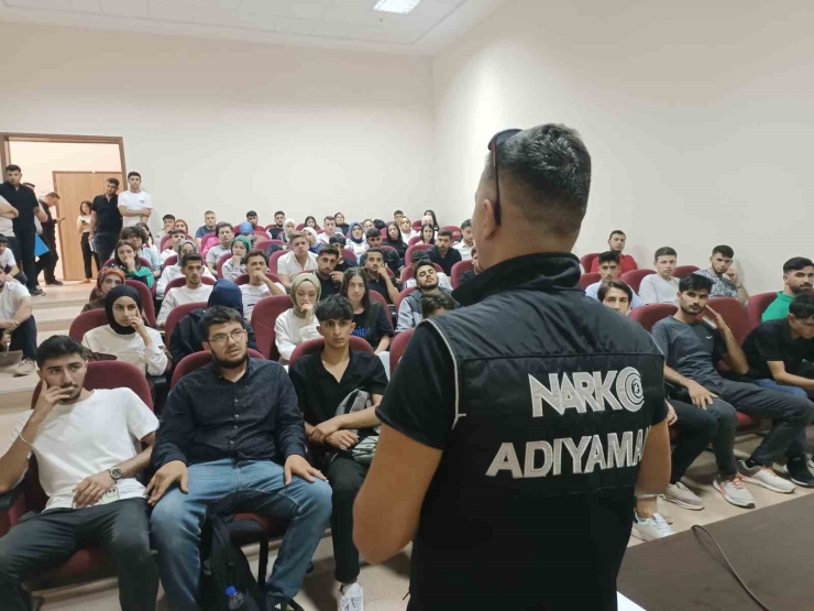 Öğrencilere, Narko Gençlik Projesi Anlatıldı