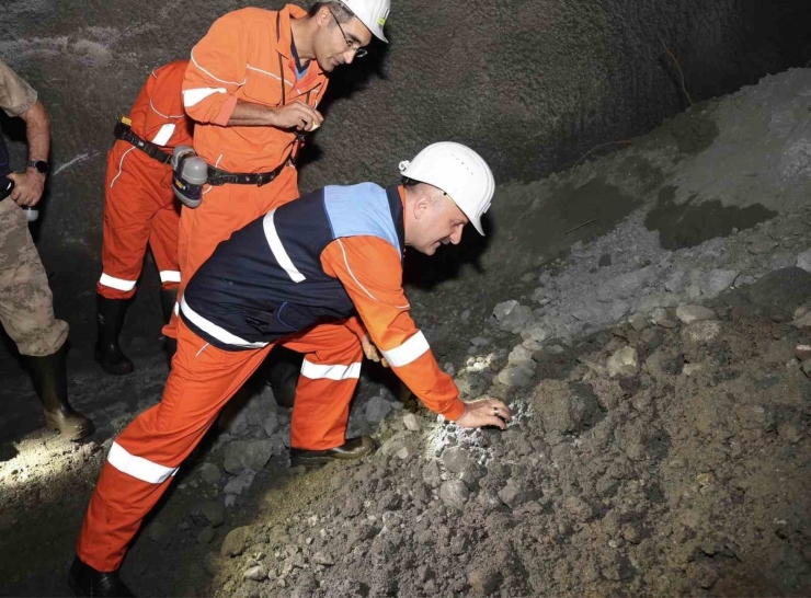 Vali Varol, Maden Ocağında İncelemelerde Bulundu