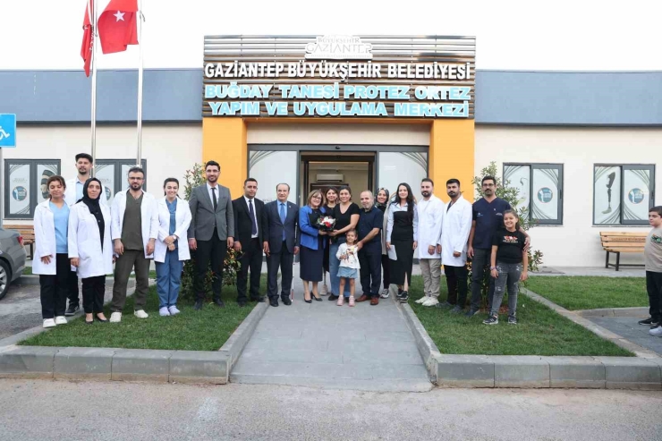 Dolandırılan Depremzede Senem İçin Gaziantep’te Yeni Protez Çalışmaları Başladı