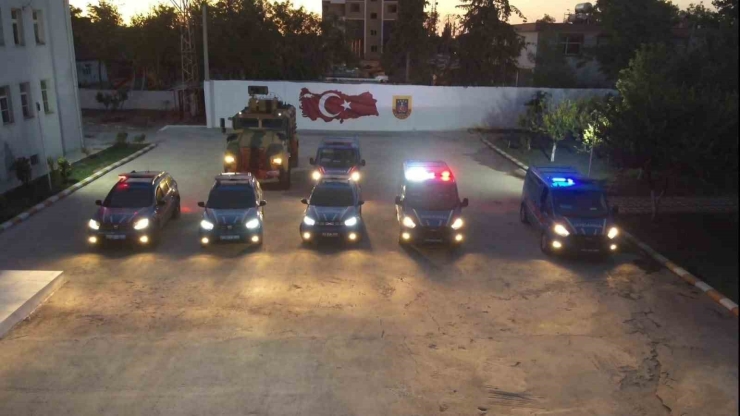 Şanlıurfa’da Silah Kaçakçılığı Operasyonunda Jandarma Cephanelik Ele Geçirdi: 4 Gözaltı