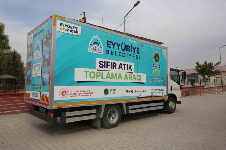 Eyyübiye’nin Sıfır Atık Toplama Aracı Okullarda