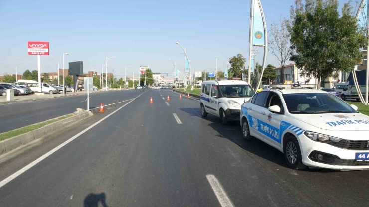 Otomobil İle Çarpışan Tofaş’ta Önemli Hasara Meydana Geldi