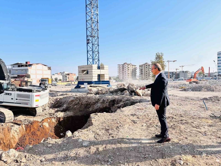 Niyazi Mısri Rezerv Alanında Temel Kazıları Başladı