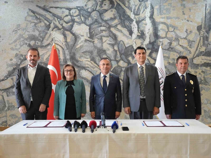 Gaziantep’te Örnek Protokol İçin İmzalar Atıldı