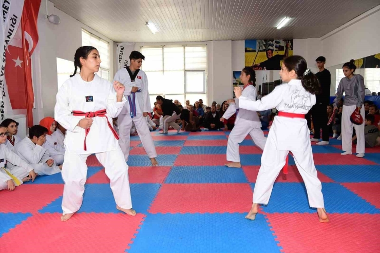 Malatya’da Taekwondo 3. Dönem Kuşak Sınavı Gerçekleşti