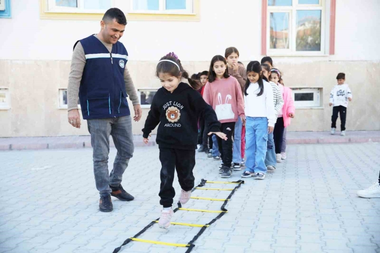 Battalgazi’deki Çocuk Şenliğine Yoğun İlgi