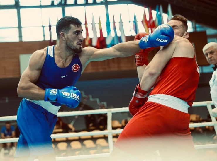 Milli Boksör Emrah Yaşar’ın Hedefi Olimpiyat Şampiyonluğu