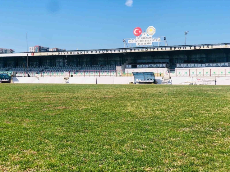 Şilbe Spor Tesisleri 2 Nolu Çim Saha Yenilendi