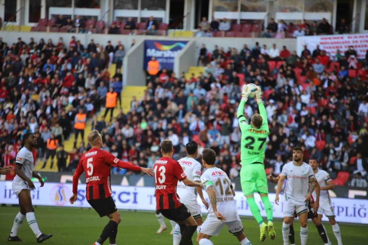 Trendyol Süper Lig: Gaziantep Fk: 1 - Konyaspor: 1 (ilk Yarı)