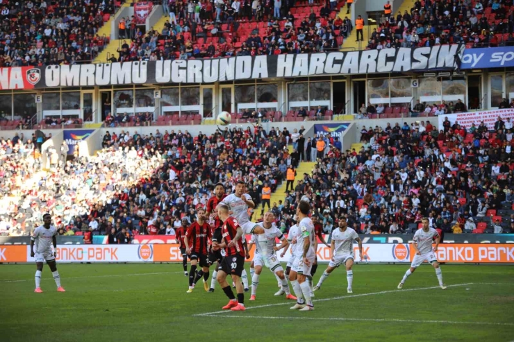 Trendyol Süper Lig: Gaziantep Fk: 1 - Konyaspor: 1 (ilk Yarı)