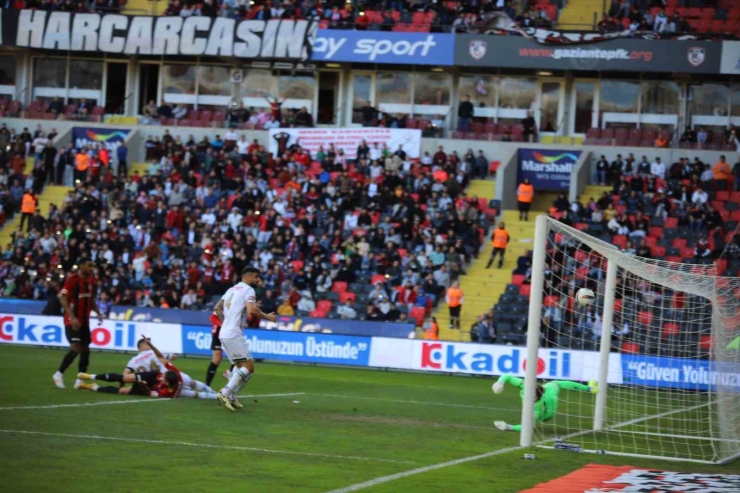 Trendyol Süper Lig: Gaziantep Fk: 1 - Konyaspor: 1 (ilk Yarı)