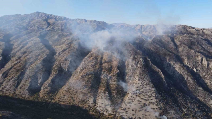 Adıyaman’da 2 Gündür Süren Orman Yangını Devam Ediyor