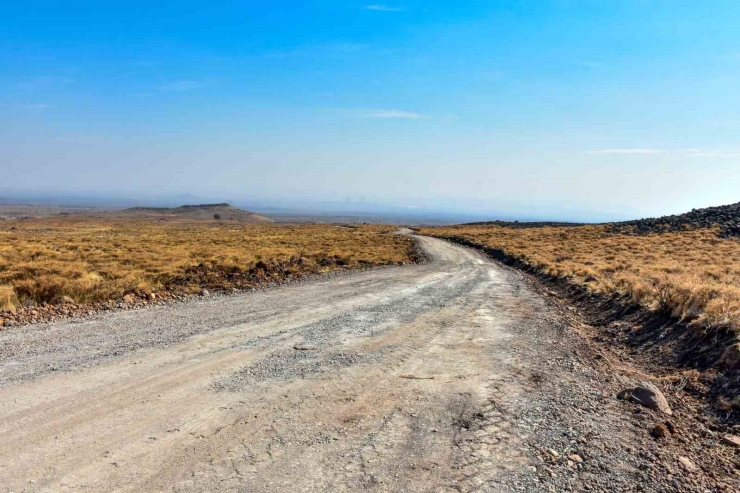 Karacadağ Yaylalarına 5 Bin Kişinin Faydalanacağı 20 Kilometrelik Yol Açılıyor