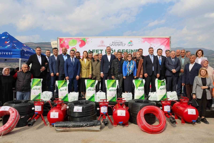 Gaziantep Büyükşehir’den Nurdağı’nda 200 Çiftçiye Çilek Üretimi İçin Destek