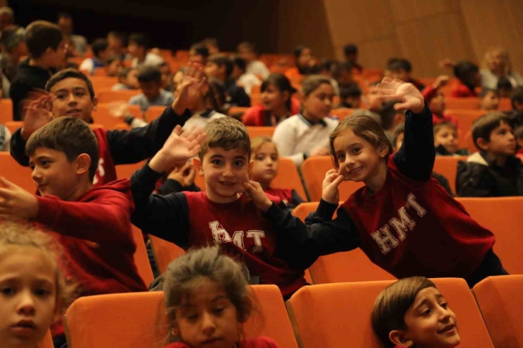 Şehitkamil’den Çocuklara Tiyatro Şenliği