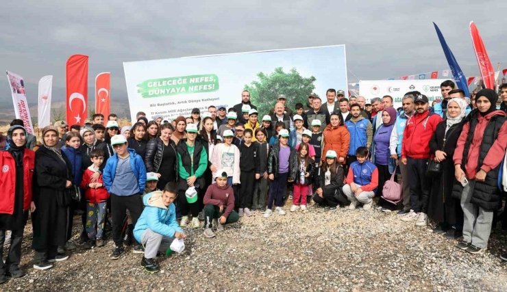 Adıyaman’da 11 Bin Fidan Toprakla Buluştu