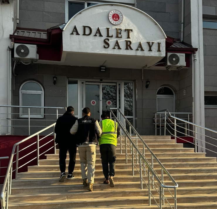 Durdurulan Otomobilden Uyuşturucu Ele Geçirildi