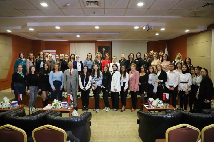 Sanko Üniversitesi’nde “popüler Diyetler Sağlıklı Mı” Başlıklı Panel Düzenlendi