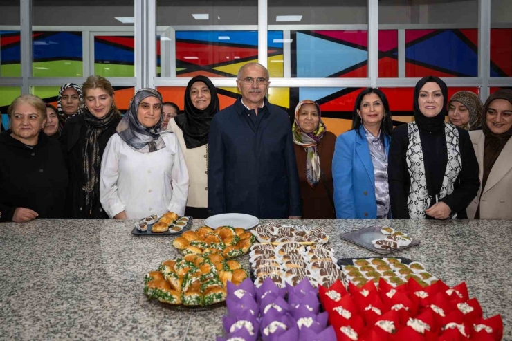 Malatya’da Kadın Kültür, Yaşam, Sanat Ve Spor Merkezi Törenle Açıldı