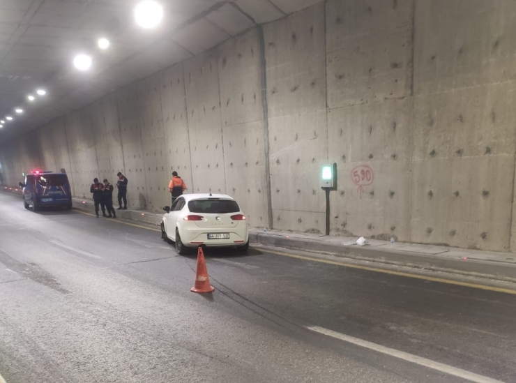 Erkenek Tünelinde Kaza: 2 Yaralı