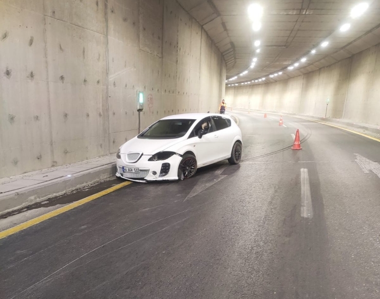Erkenek Tünelinde Kaza: 2 Yaralı