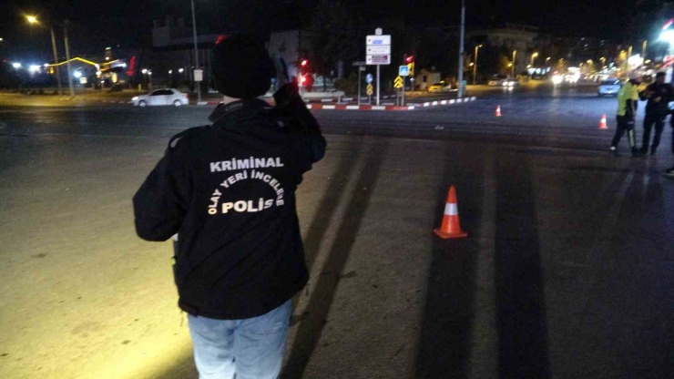Minibüsün Çarparak Ölümüne Neden Olduğu Gençten Geriye Ayakkabısı Kaldı