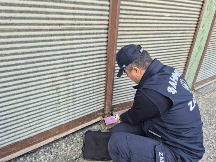 Şahinbey Belediyesi Zabıta Ekipleri Bozuk Ürünlere El Koydu