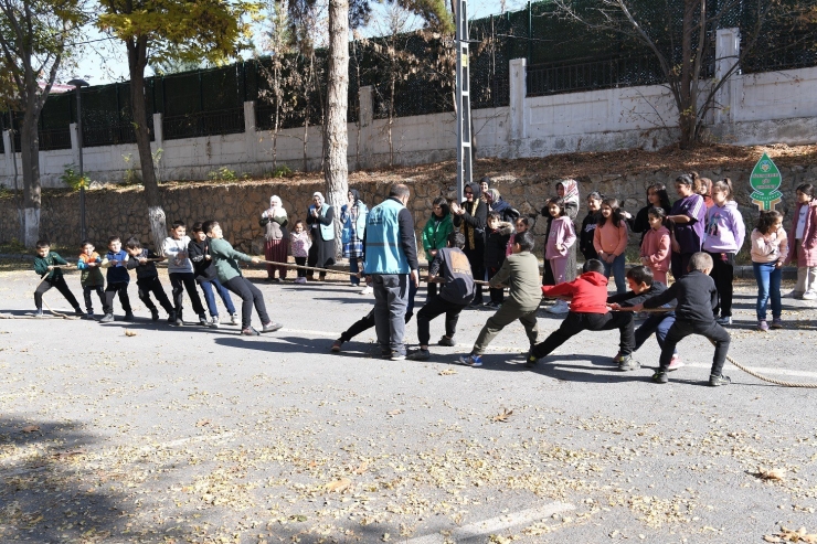 Yeşilyurt Belediyesi Çocukları Pikniğe Götürdü