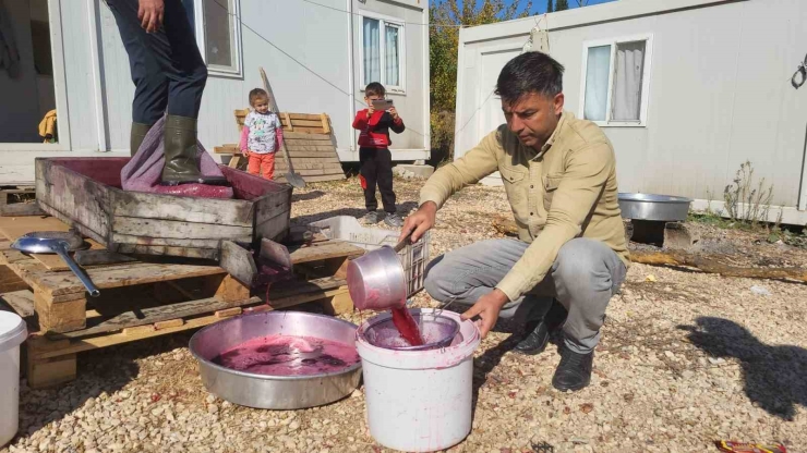 Adıyamanlı Üreticiler Nar Ekşisi Ve Nar Suyuyla Daha Çok Kazanıyor