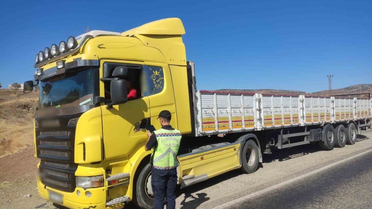 Gaziantep’te 64 Sürücüye 57 Bin Tl Trafik Cezası Uygulandı