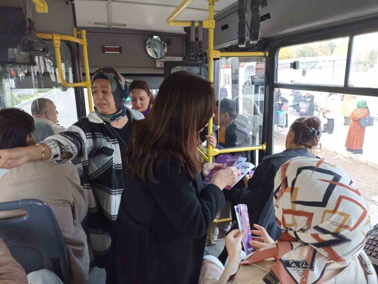 Kadına Yönelik Şiddetle Mücadele İçin Otobüslerde Broşür Dağıtıldı