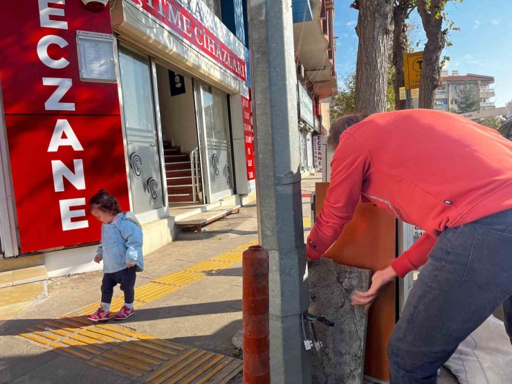 Kapağı Bulunmayan Elektrik Dağıtım Panosu Tehlike Saçıyor