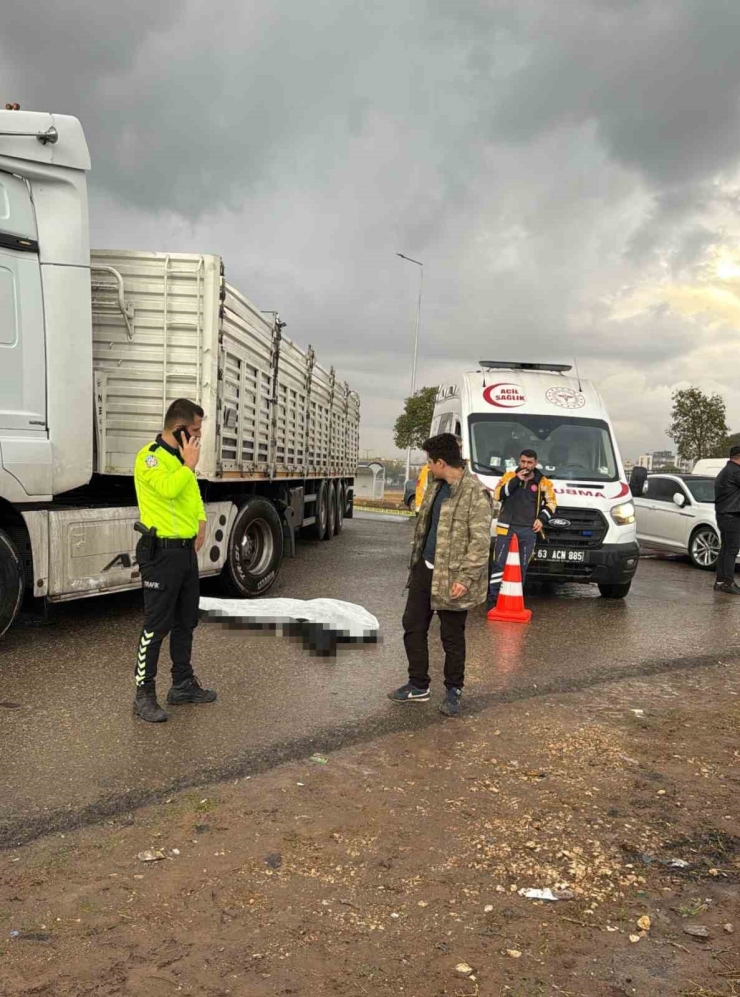 Şanlıurfa’da Tırın Altında Kalan Motosiklet Sürücüsü Hayatını Kaybetti