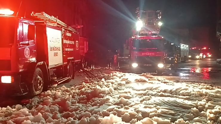 Gaziantep’te Ayakkabı Ve Terlik İmalathanesinde Yangın