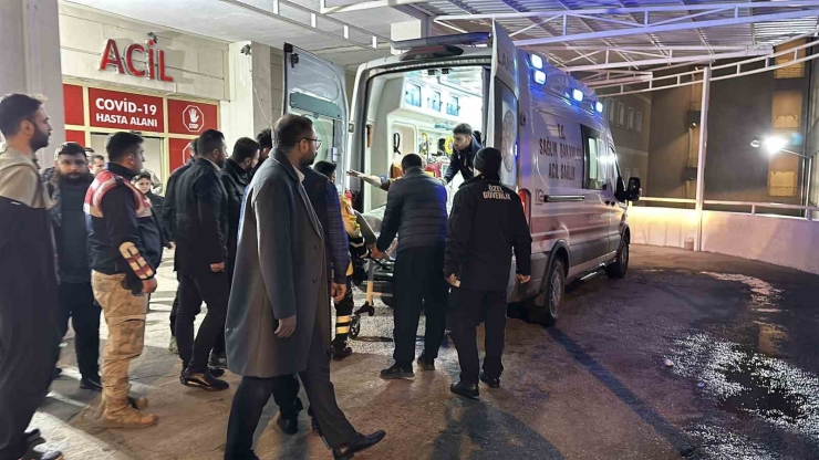 Şanlıurfa’da Zincirleme Kaza... Eski Milletvekili Adil Çelik’in De Aralarında Bulunduğu 8 Kişi Yaralandı