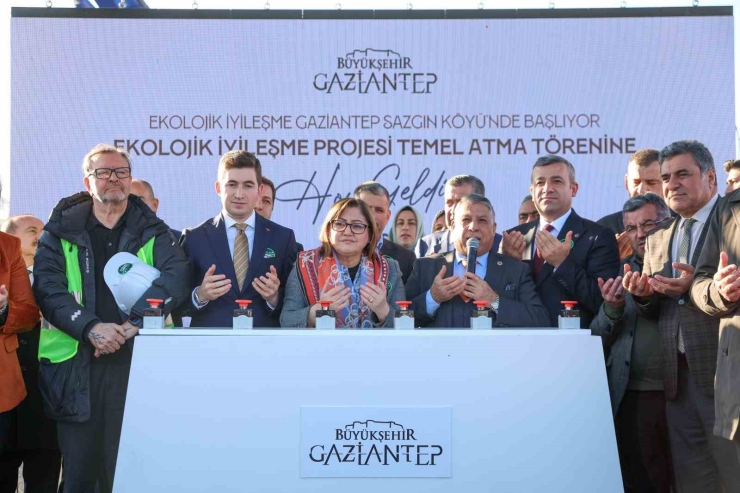 Gaziantep Büyükşehir, Sazgın Köyü Meydanı’nı Yeniden Tasarlıyor