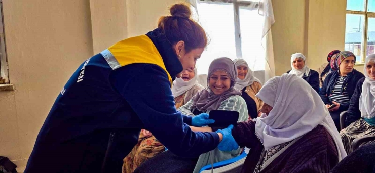 Diyarbakır’da Kadınlara Sağlık Taraması Hizmeti