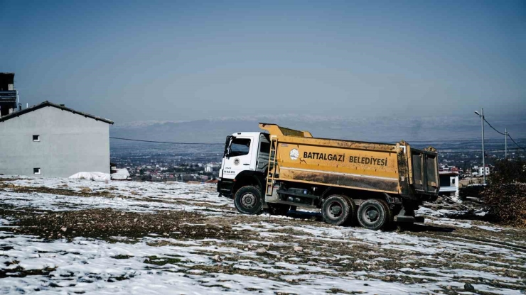 Kıraç Mahallesi’nde Yılların Sorunu Tarih Oluyor