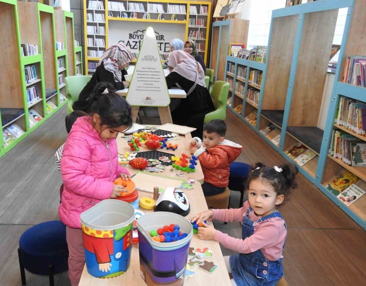 Hastane Bekleme Sürelerini Verimli Hale Getiren Kütüphane