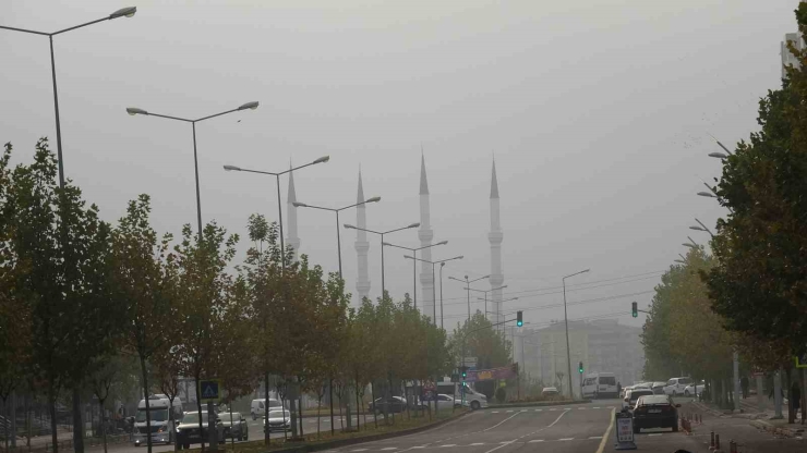 Diyarbakır’da 3 Gündür Sis Etkili Oluyor