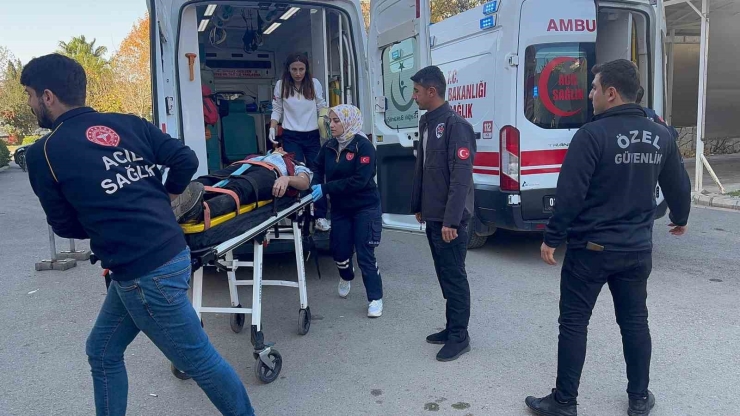 Adıyaman’da Otomobil İle Traktör Çarpıştı: 3 Yaralı