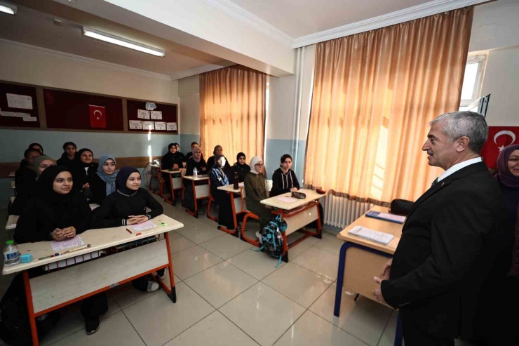 Şahinbeyli Öğrenciler Umre İçin Ter Döktü