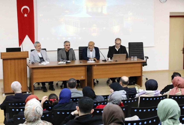 Gaziantep Üniversitesi’nde ‘islam Hayattır’ Paneli Düzendi