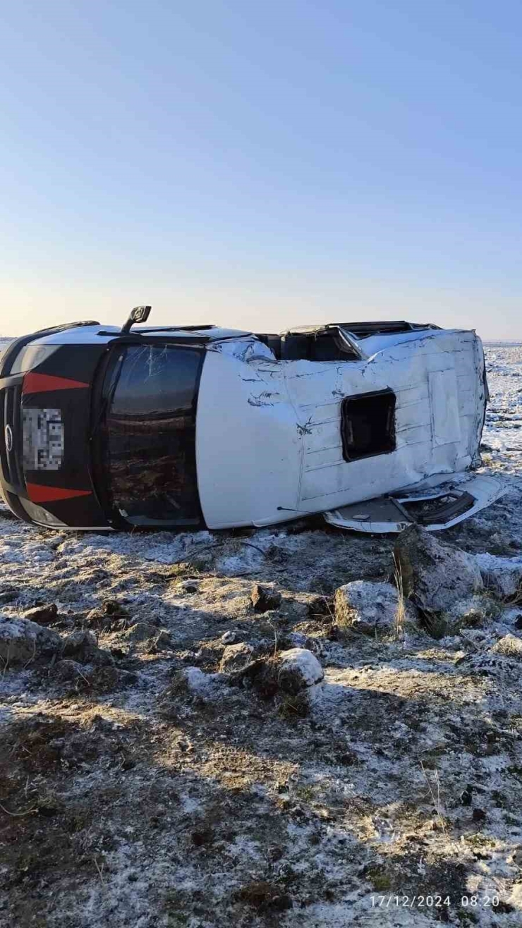 Diyarbakır’da Öğretmen Servisi Devrildi: 12 Yaralı