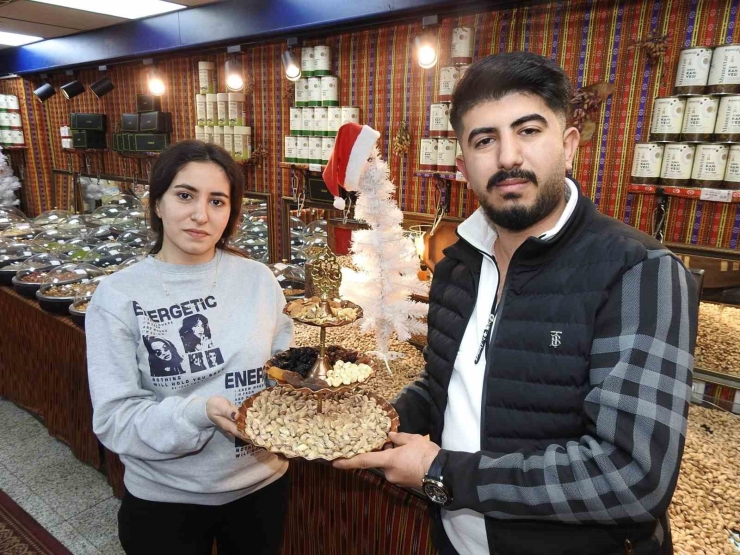 Gaziantep’te Kuruyemiş Tezgahları Yeni Yıla Hazır